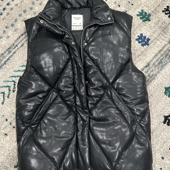 Abercrombie & Fitch Jackets & Blazers - Abercrombie & Fitch black quilted faux leather vest